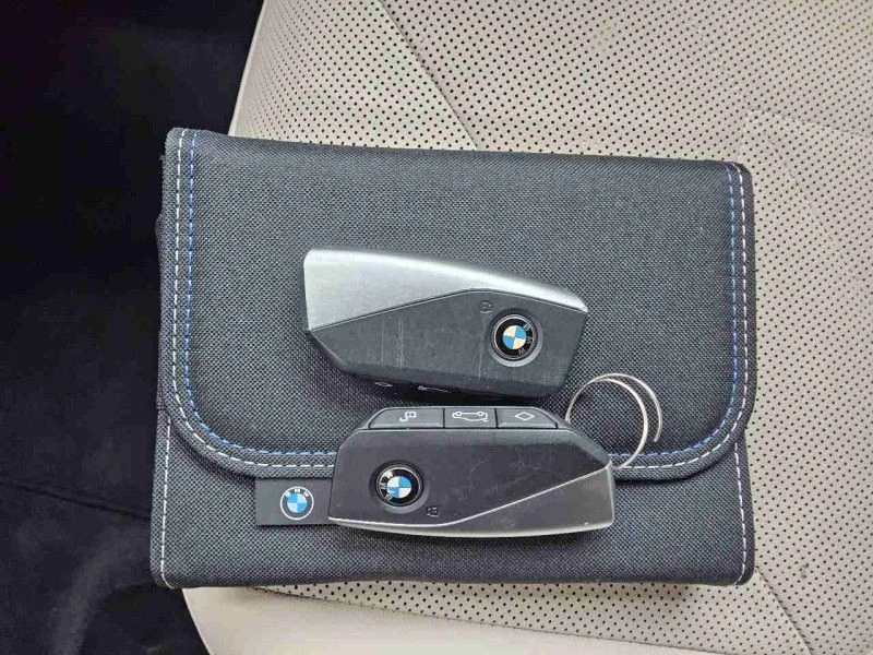 BMW iX xDrive40 / 21" / HUD / Laser LED / Professiona, снимка 5 - Автомобили и джипове - 53670650