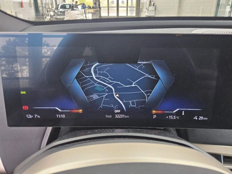 BMW iX xDrive40 / 21" / HUD / Laser LED / Professiona, снимка 12 - Автомобили и джипове - 53670650
