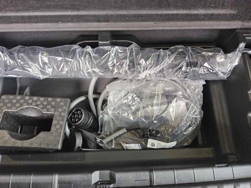 BMW iX xDrive40 / 21" / HUD / Laser LED / Professiona, снимка 7 - Автомобили и джипове - 53670650