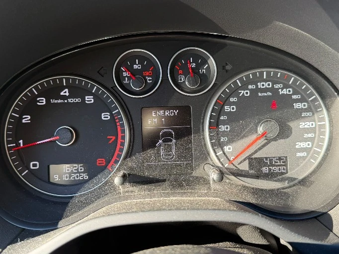 Audi A3 1.6i Face! , снимка 10 - Автомобили и джипове - 56721047