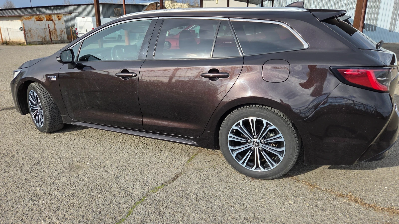 Toyota Corolla TOURING SPORTS 2.0 hybrid  184, снимка 4 - Автомобили и джипове - 53278837