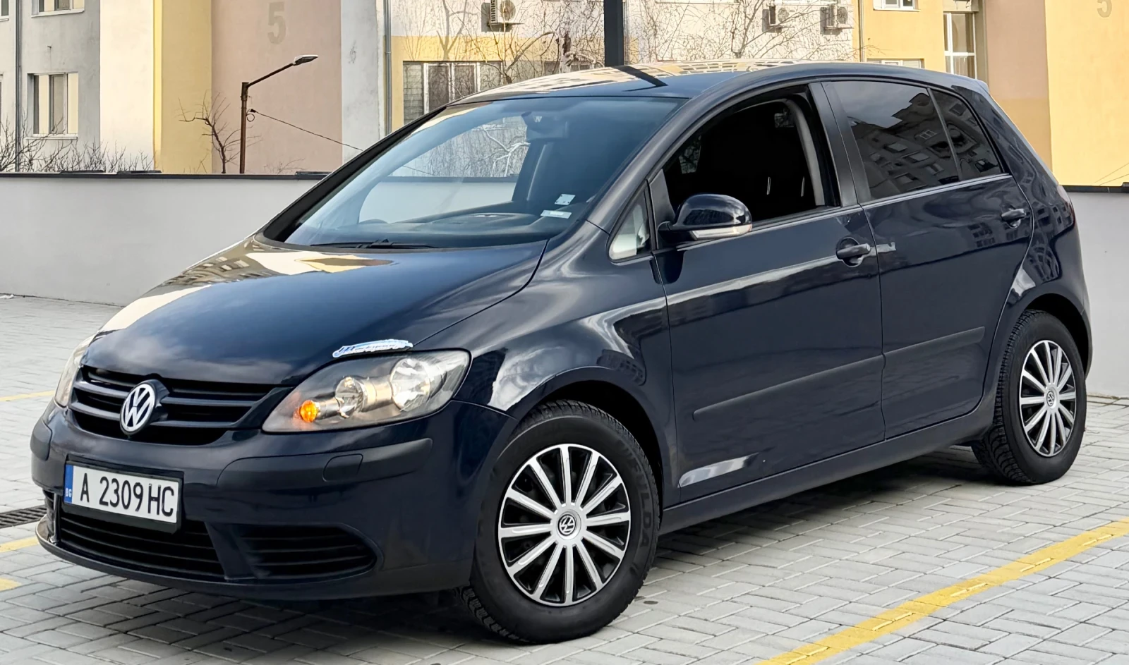 VW Golf Plus 1.6 102 к.с 2006г - изображение 4