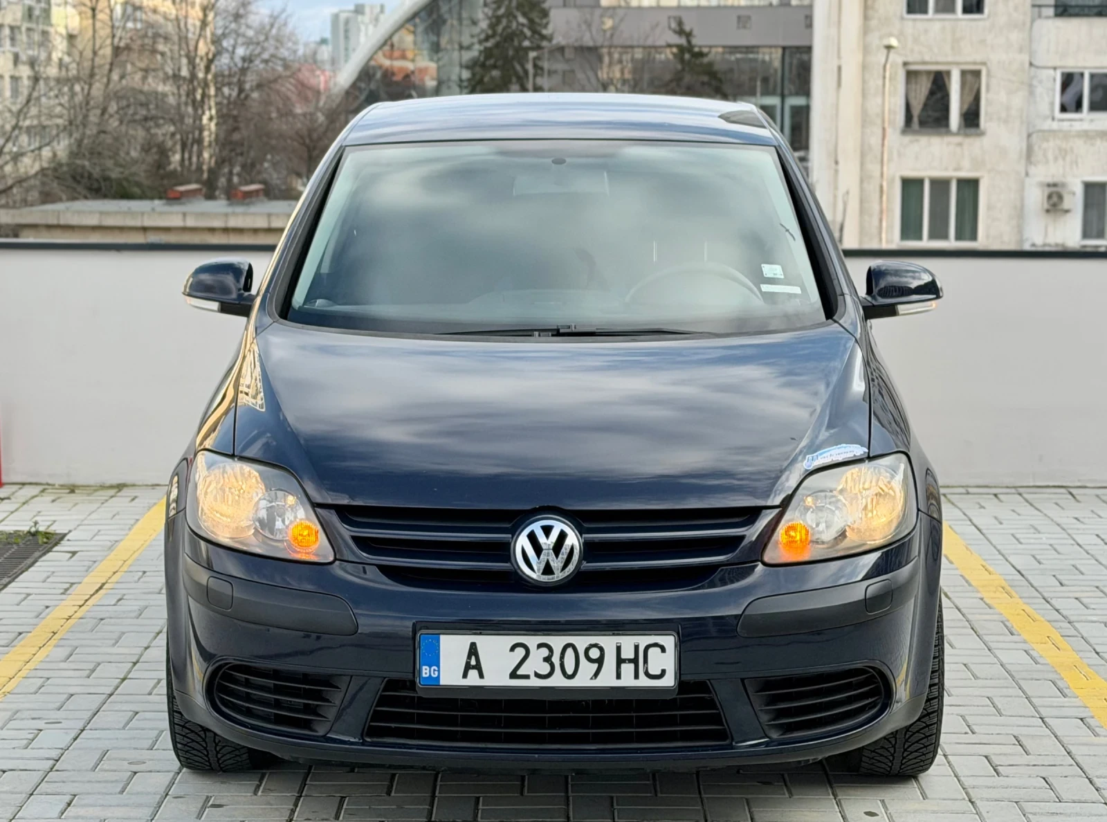 VW Golf Plus 1.6 102 к.с 2006г - изображение 6