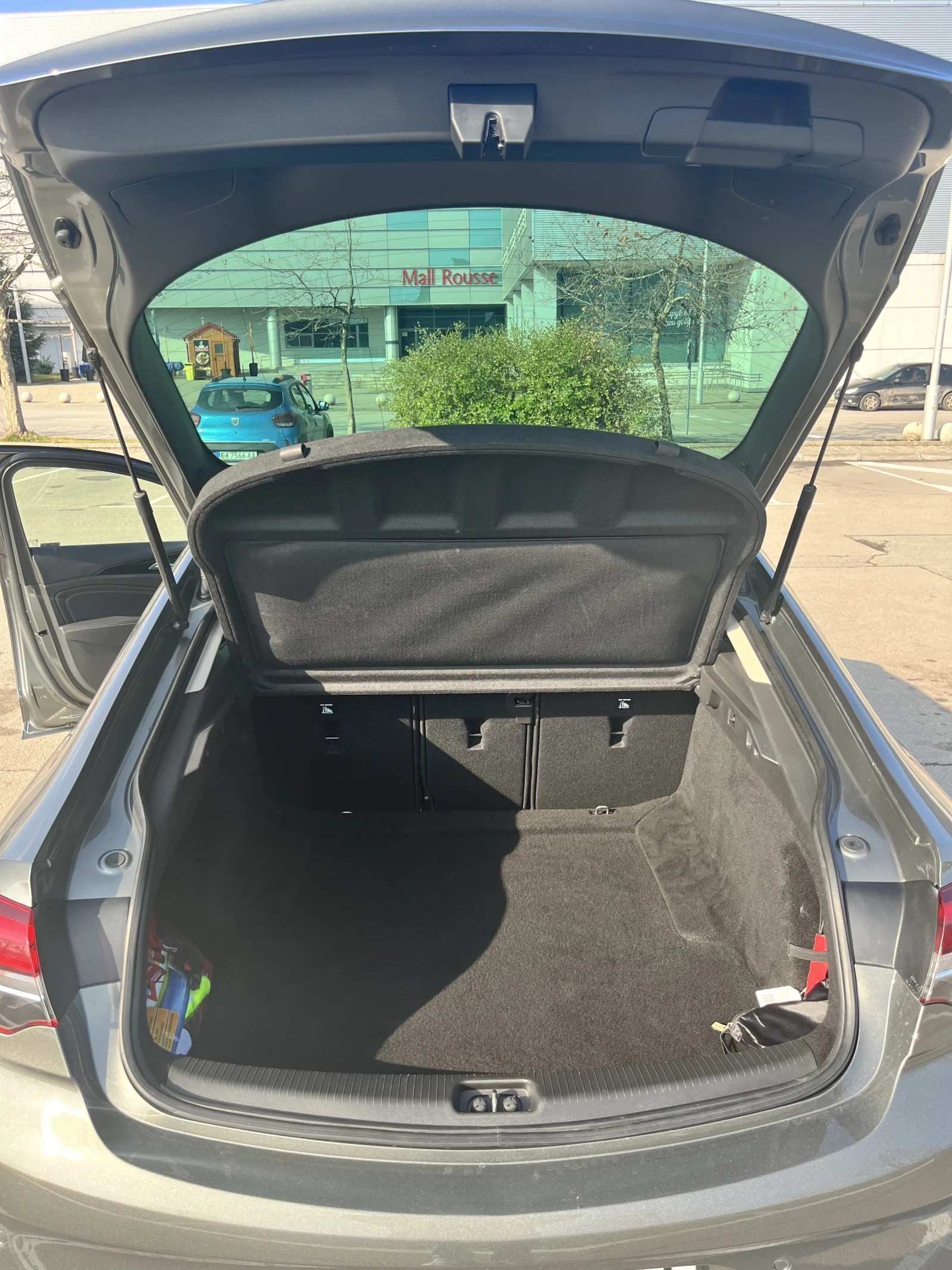 Opel Insignia, снимка 3 - Автомобили и джипове - 53864259