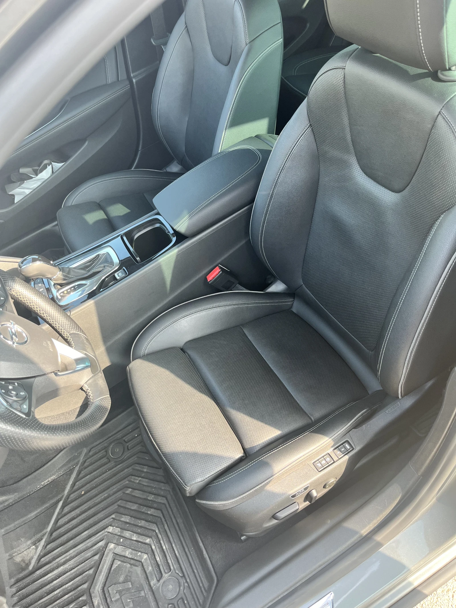 Opel Insignia, снимка 6 - Автомобили и джипове - 53864259