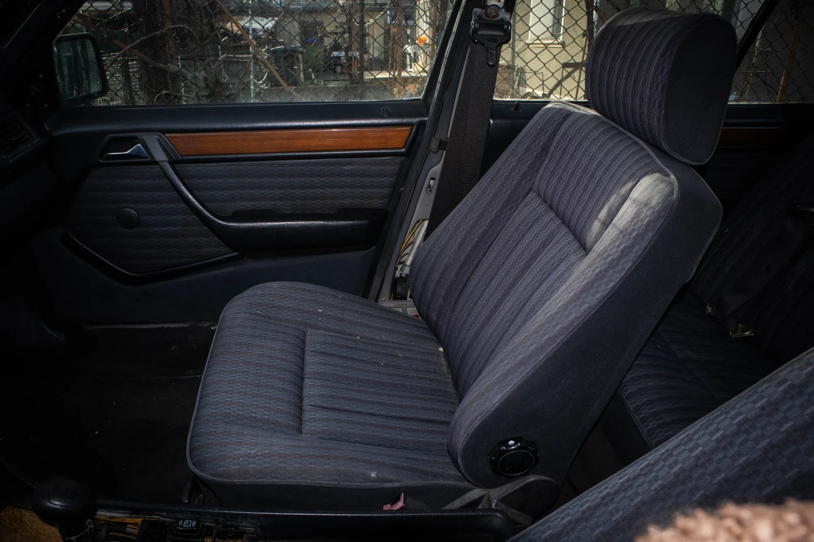 Mercedes-Benz 124, снимка 4 - Автомобили и джипове - 53885197