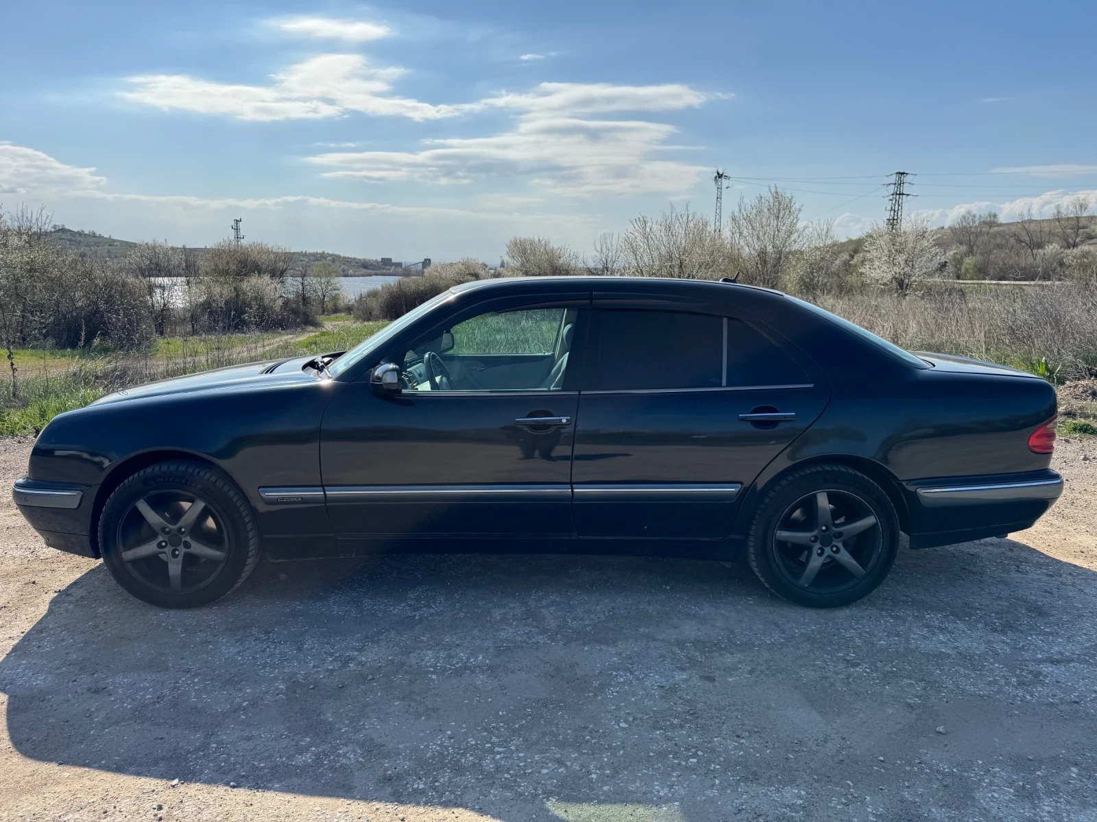 Mercedes-Benz E 320 CDI, снимка 3 - Автомобили и джипове - 54150524