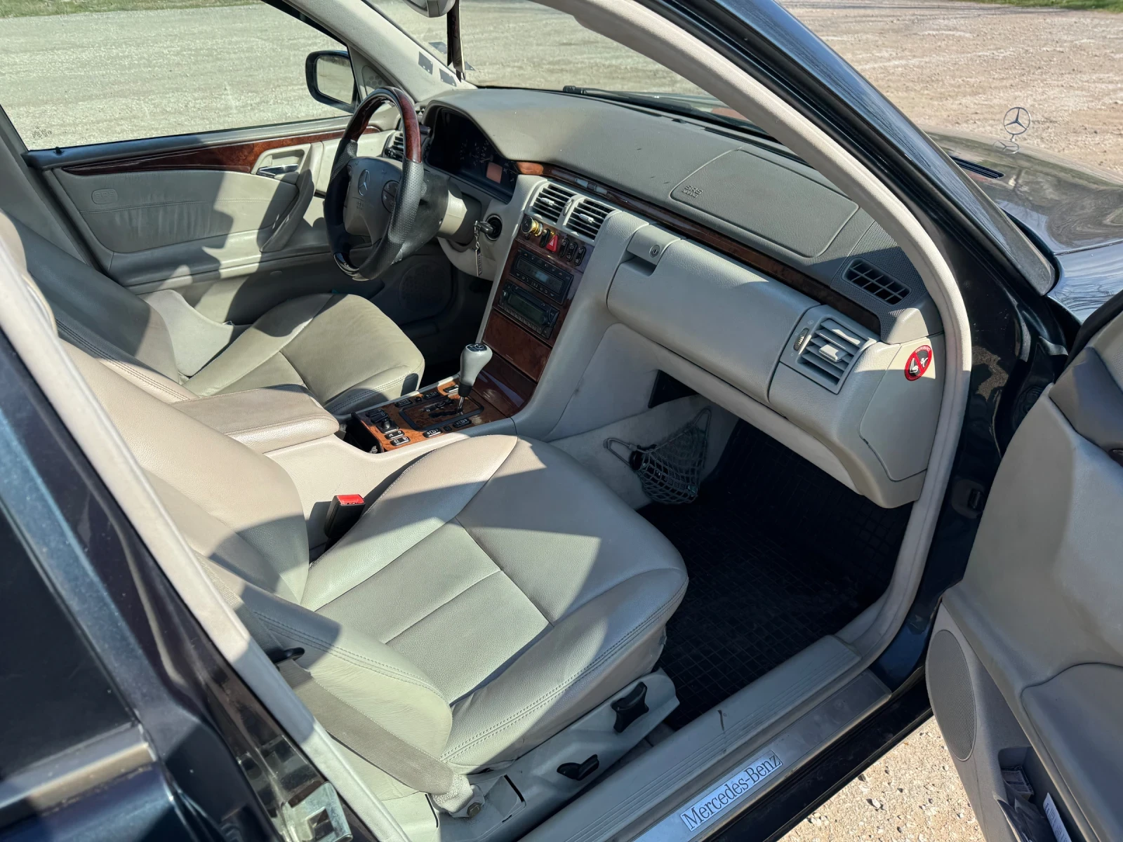 Mercedes-Benz E 320 CDI, снимка 11 - Автомобили и джипове - 54150524