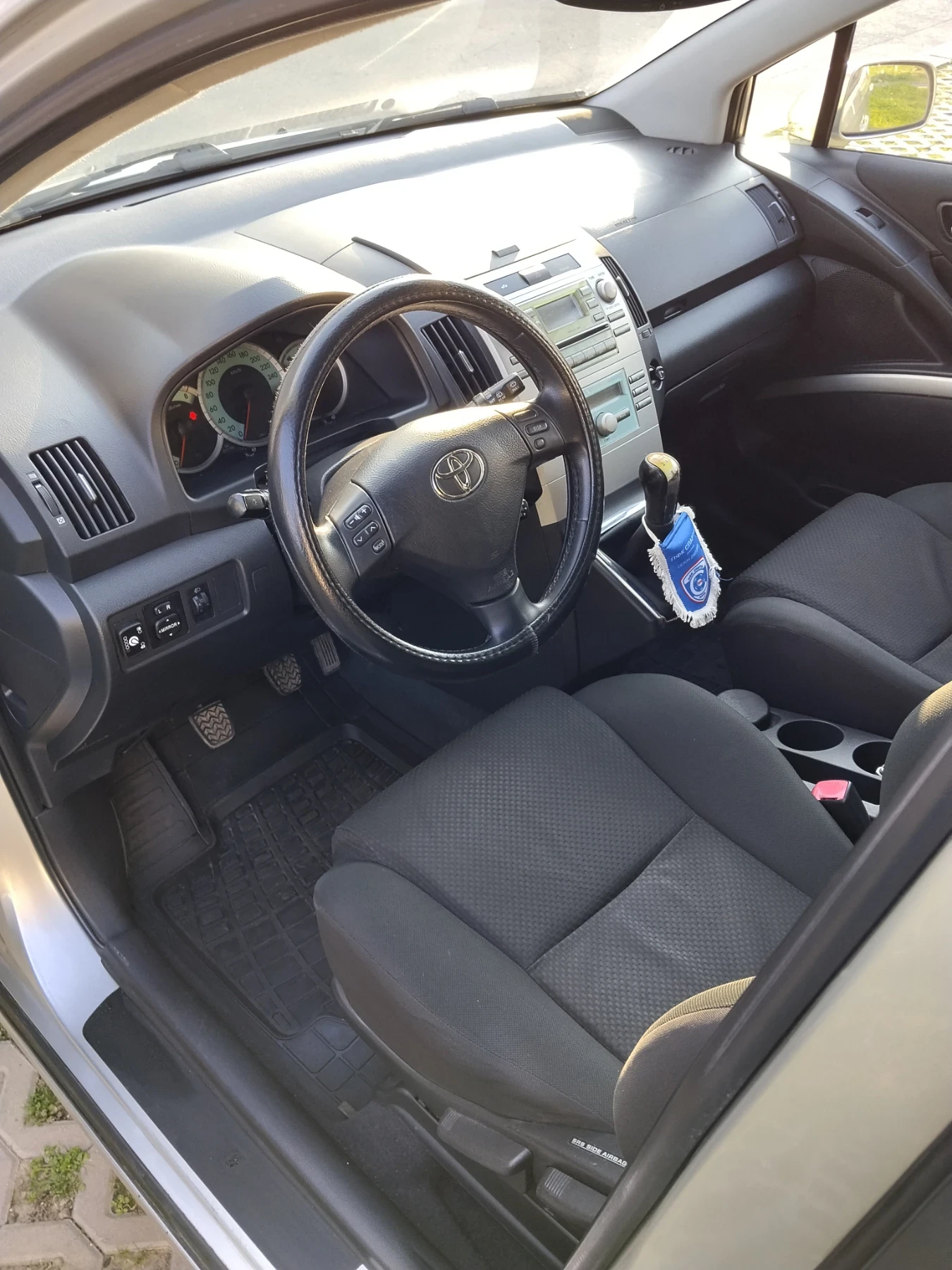 Toyota Corolla verso, снимка 7 - Автомобили и джипове - 54184912