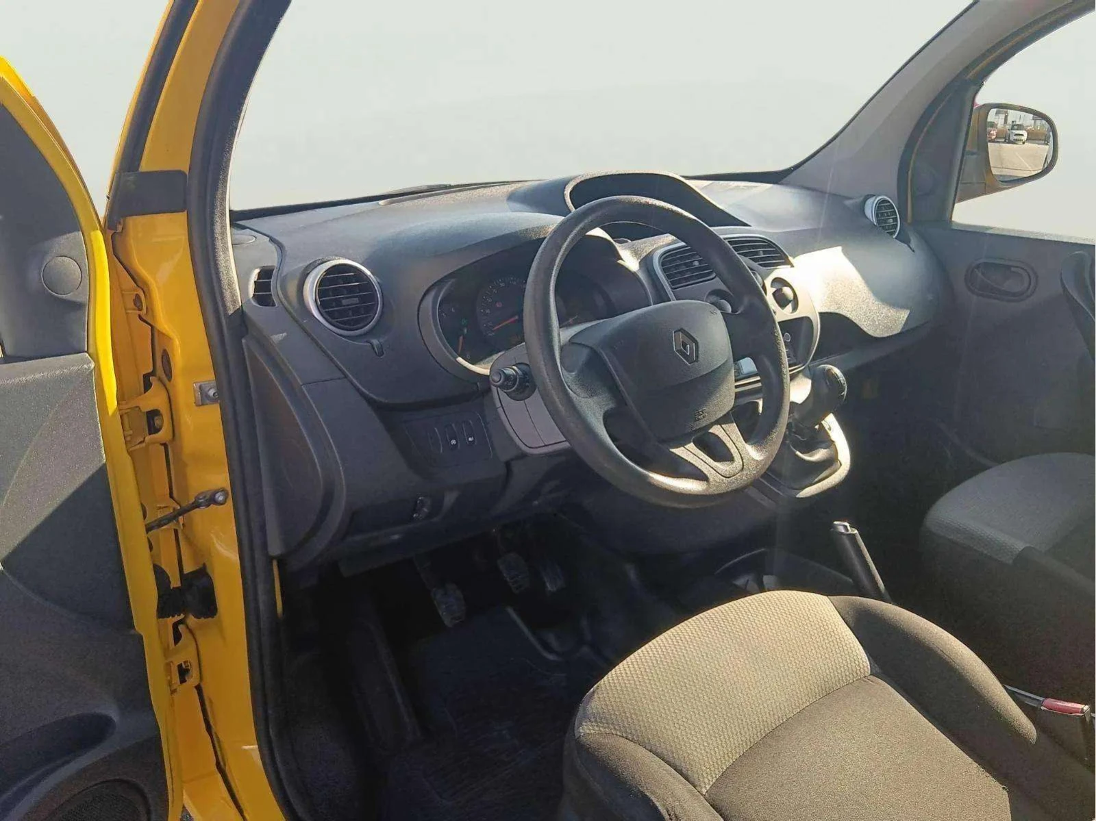 Renault Kangoo 1.5 dci, снимка 10 - Автомобили и джипове - 54541395