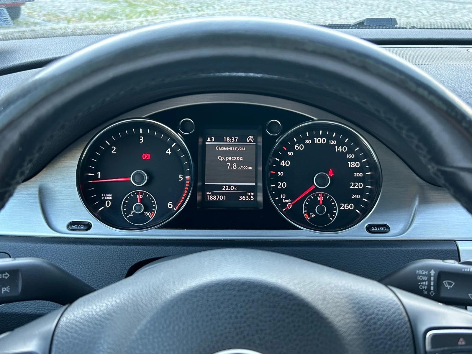 VW Passat 2.0 TDI, снимка 5 - Автомобили и джипове - 54844100