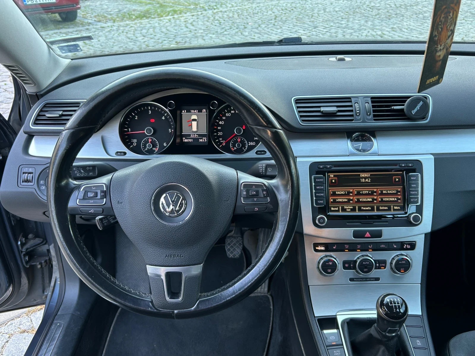 VW Passat 2.0 TDI, снимка 10 - Автомобили и джипове - 54844100
