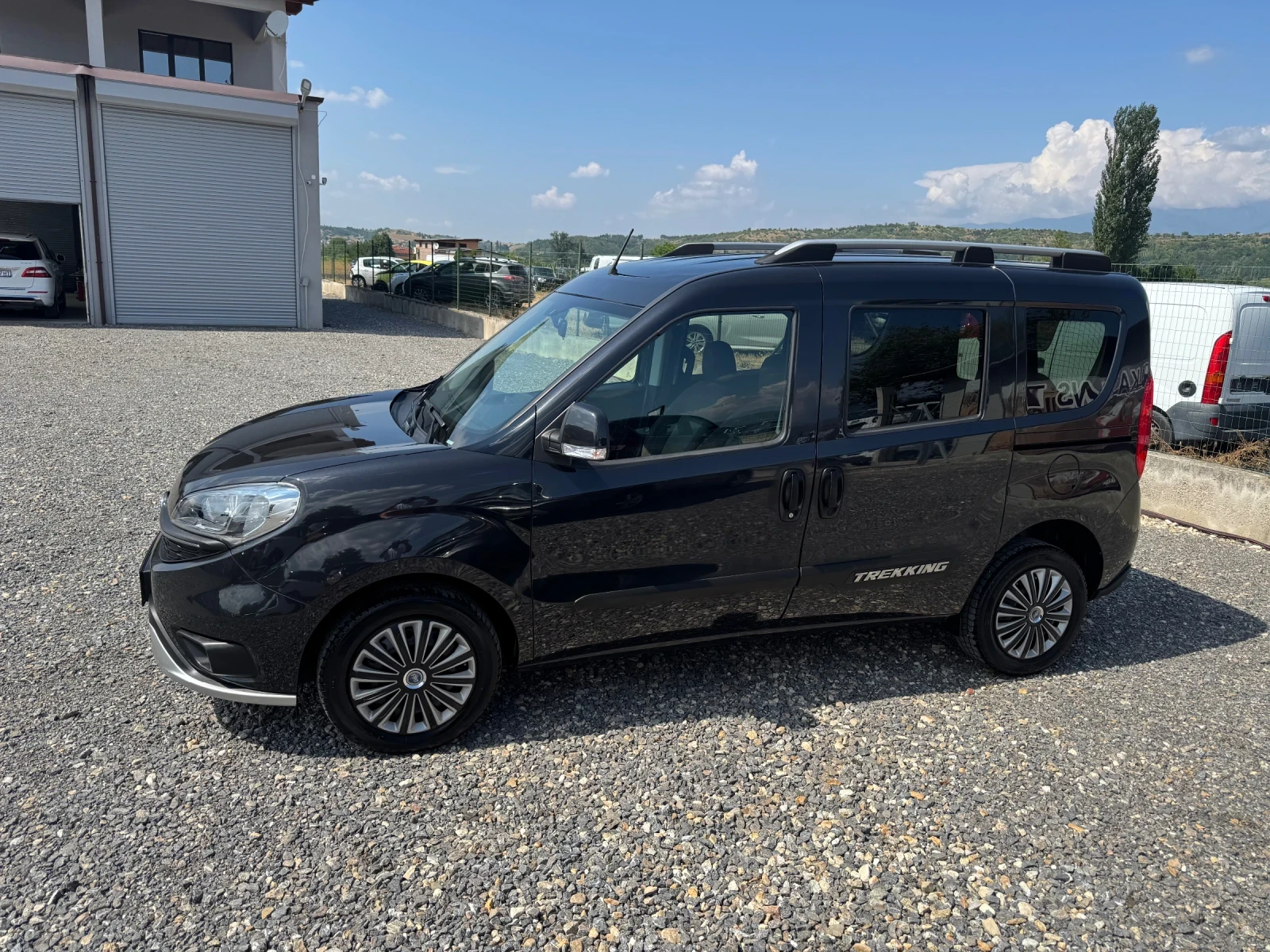 Fiat Doblo 1.6JTD TREKKING, снимка 6 - Автомобили и джипове - 55327235