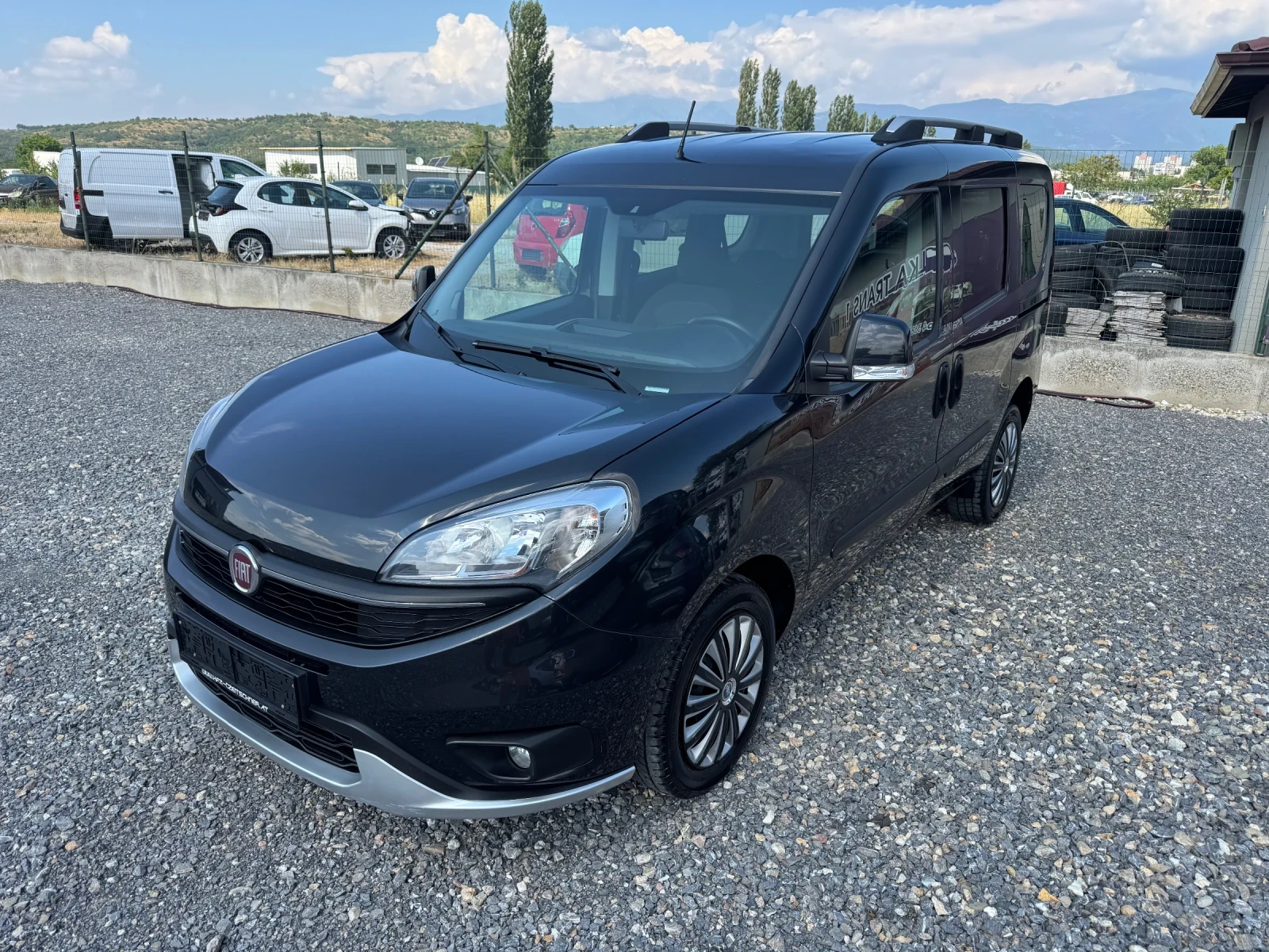 Fiat Doblo 1.6JTD TREKKING, снимка 4 - Автомобили и джипове - 55327235