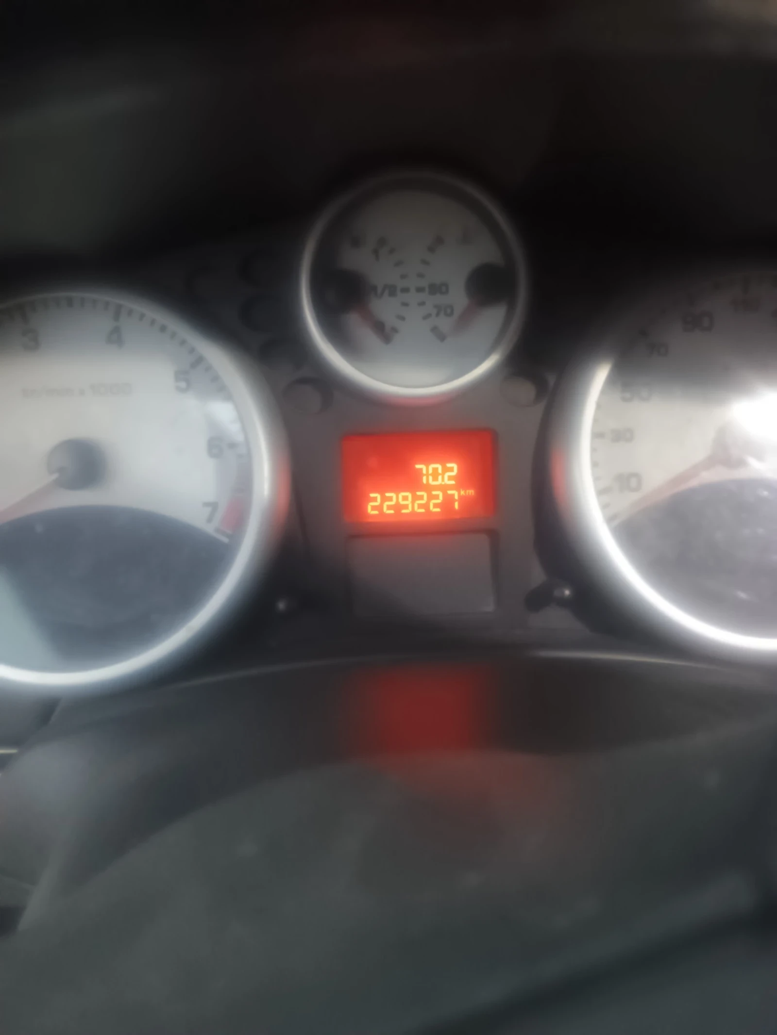 Peugeot 207 1.4 95 к.с. ГАЗ, климатик, 230 000 км, снимка 6 - Автомобили и джипове - 55683229
