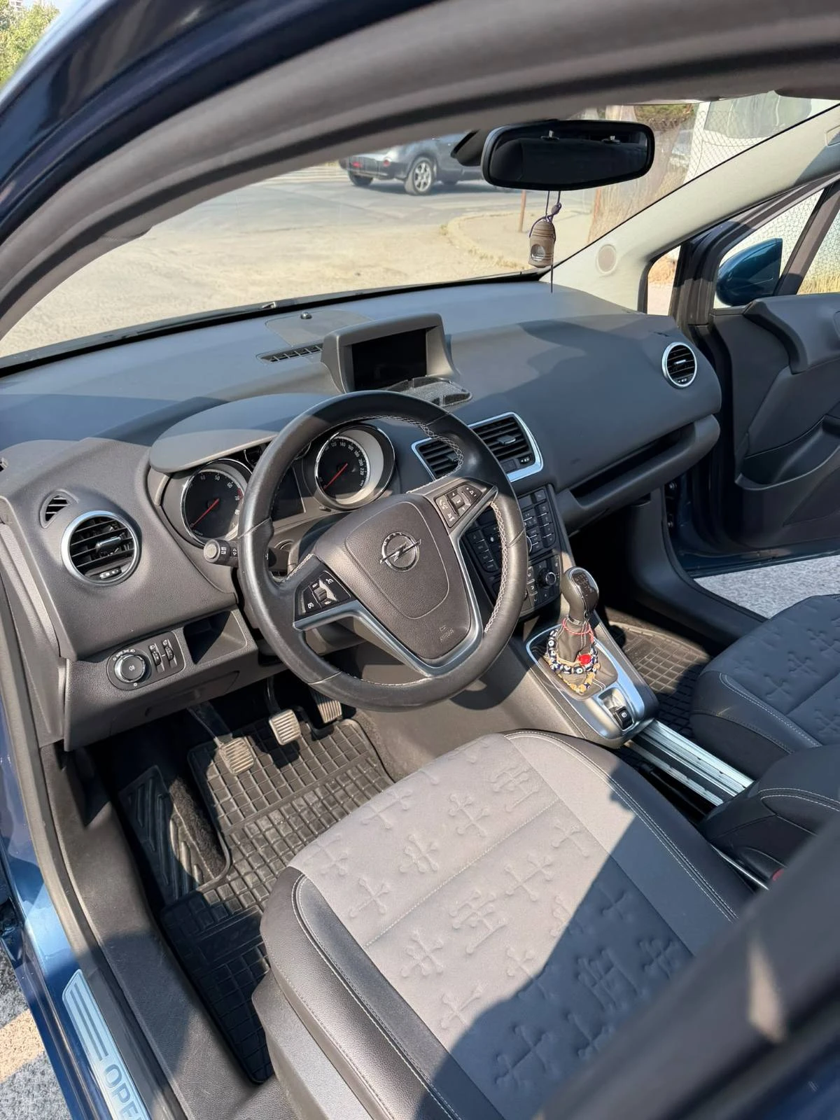 Opel Meriva 1.4, снимка 10 - Автомобили и джипове - 55733637