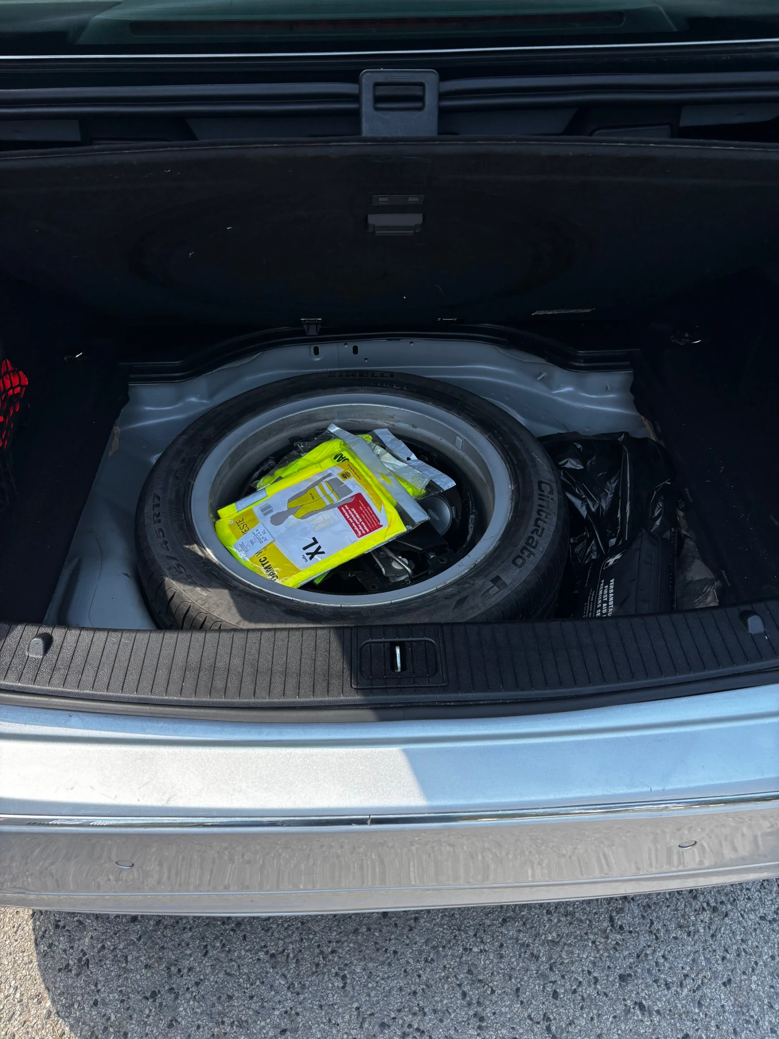 Mercedes-Benz E 350 4Matic, Airmatic, Първи собственик, снимка 16 - Автомобили и джипове - 55970150