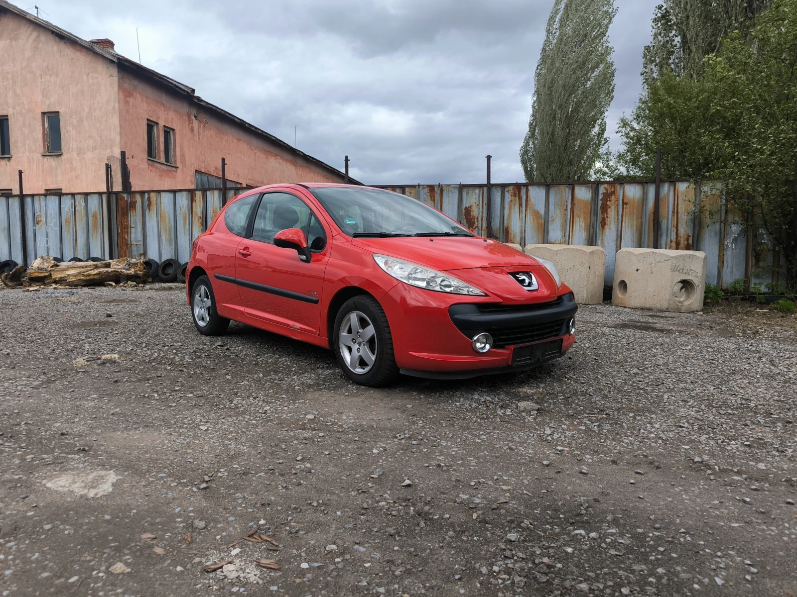 Peugeot 207 1.4, снимка 2 - Автомобили и джипове - 56613755