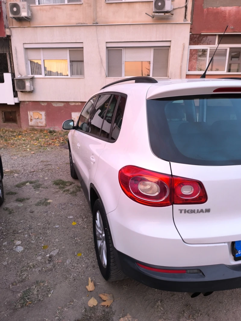 VW Tiguan 2.0, снимка 3 - Автомобили и джипове - 47917637