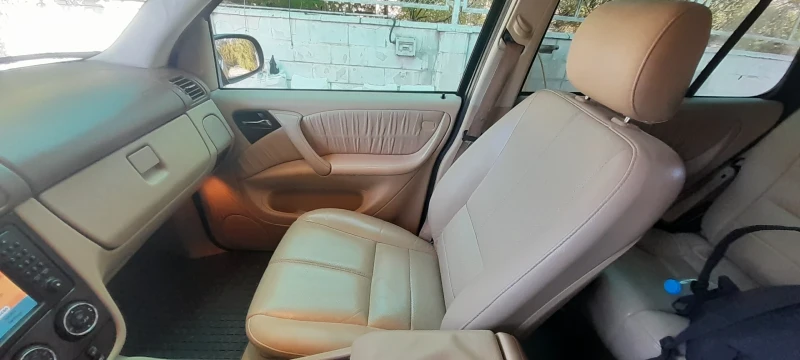 Mercedes-Benz ML 320, снимка 10 - Автомобили и джипове - 49215712