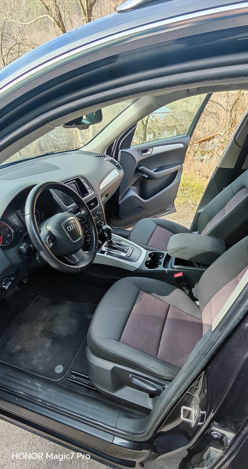 Audi Q5 2.0, снимка 9 - Автомобили и джипове - 53477728