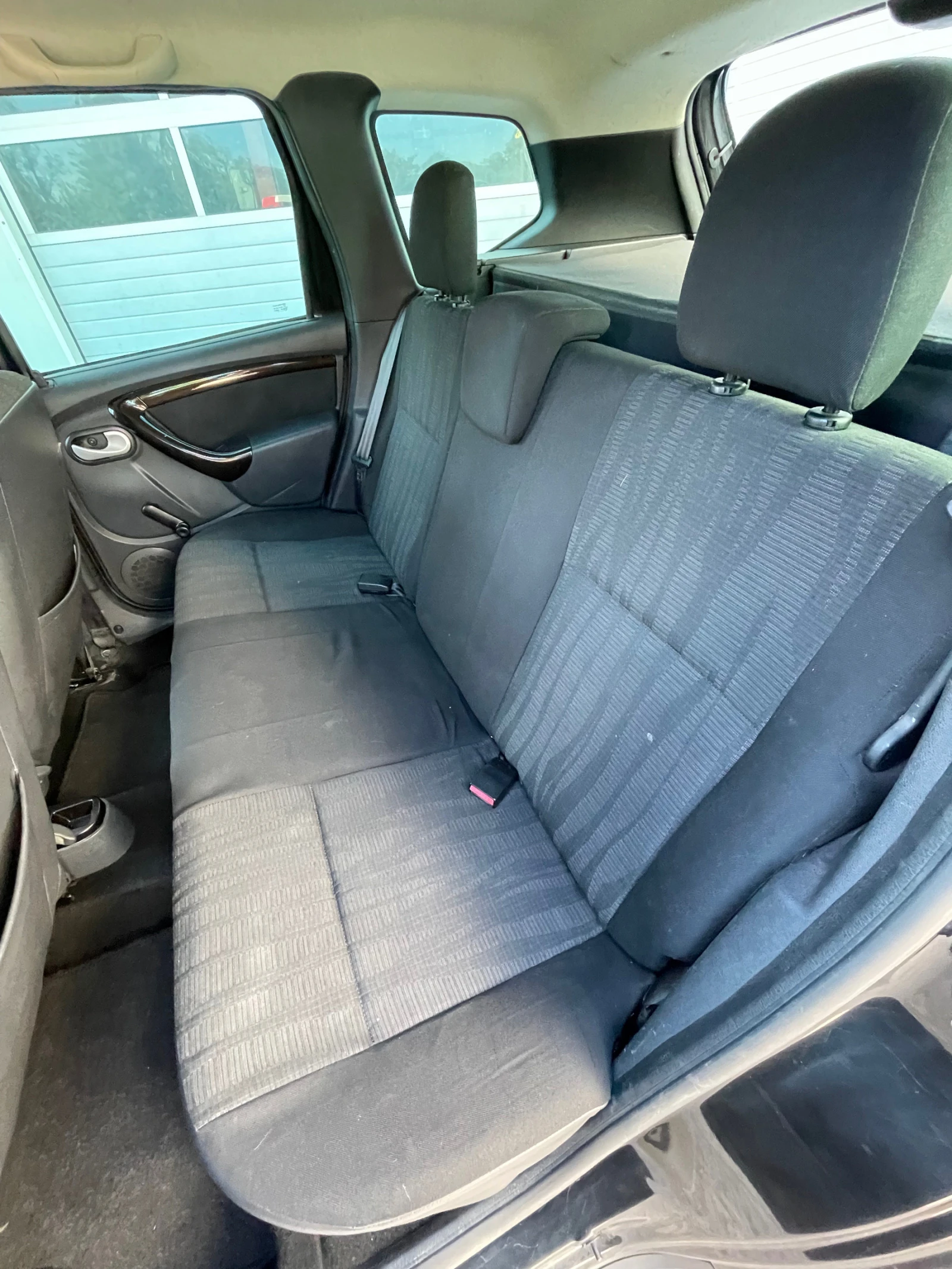 Dacia Duster 1.6i   | Mobile.bg   14