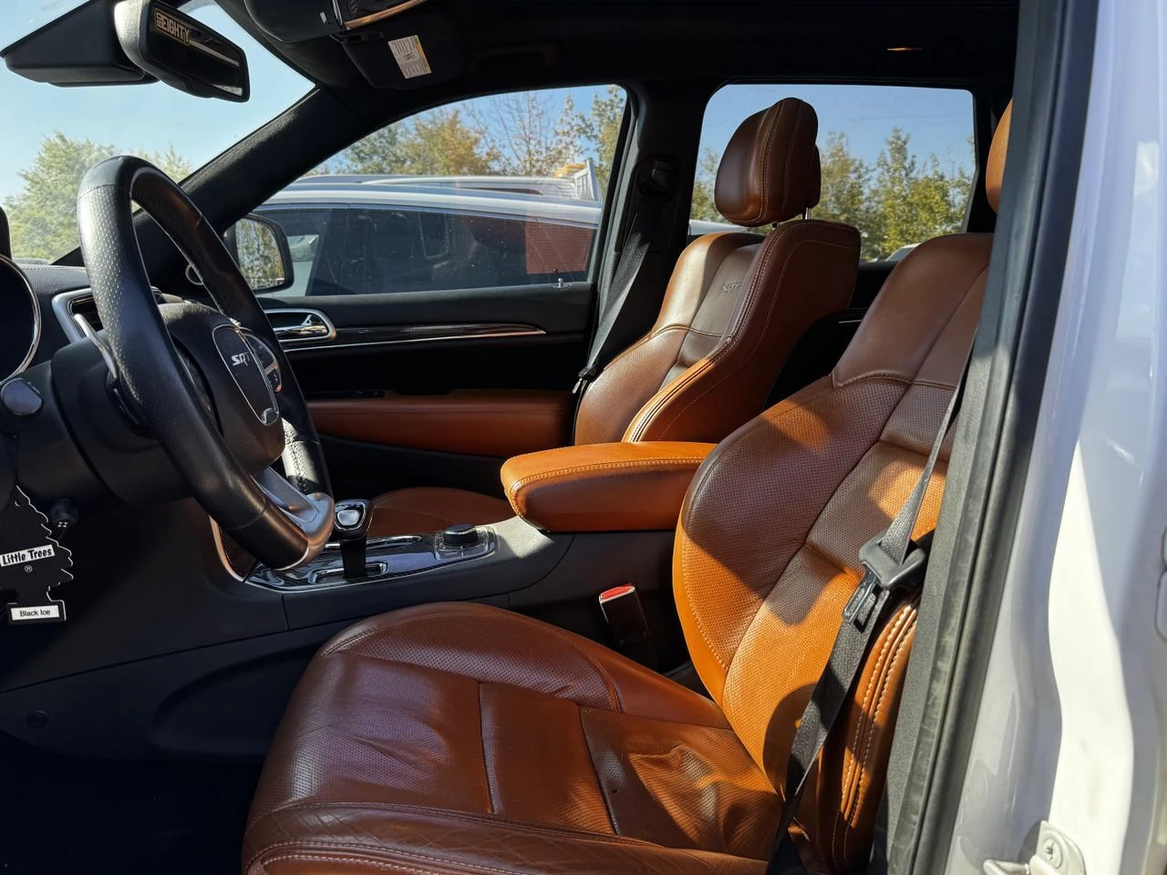 Jeep Grand cherokee SRT8* BREMBO* ПОДГРЕВ* KEYLESS* КАМЕРА - изображение 9