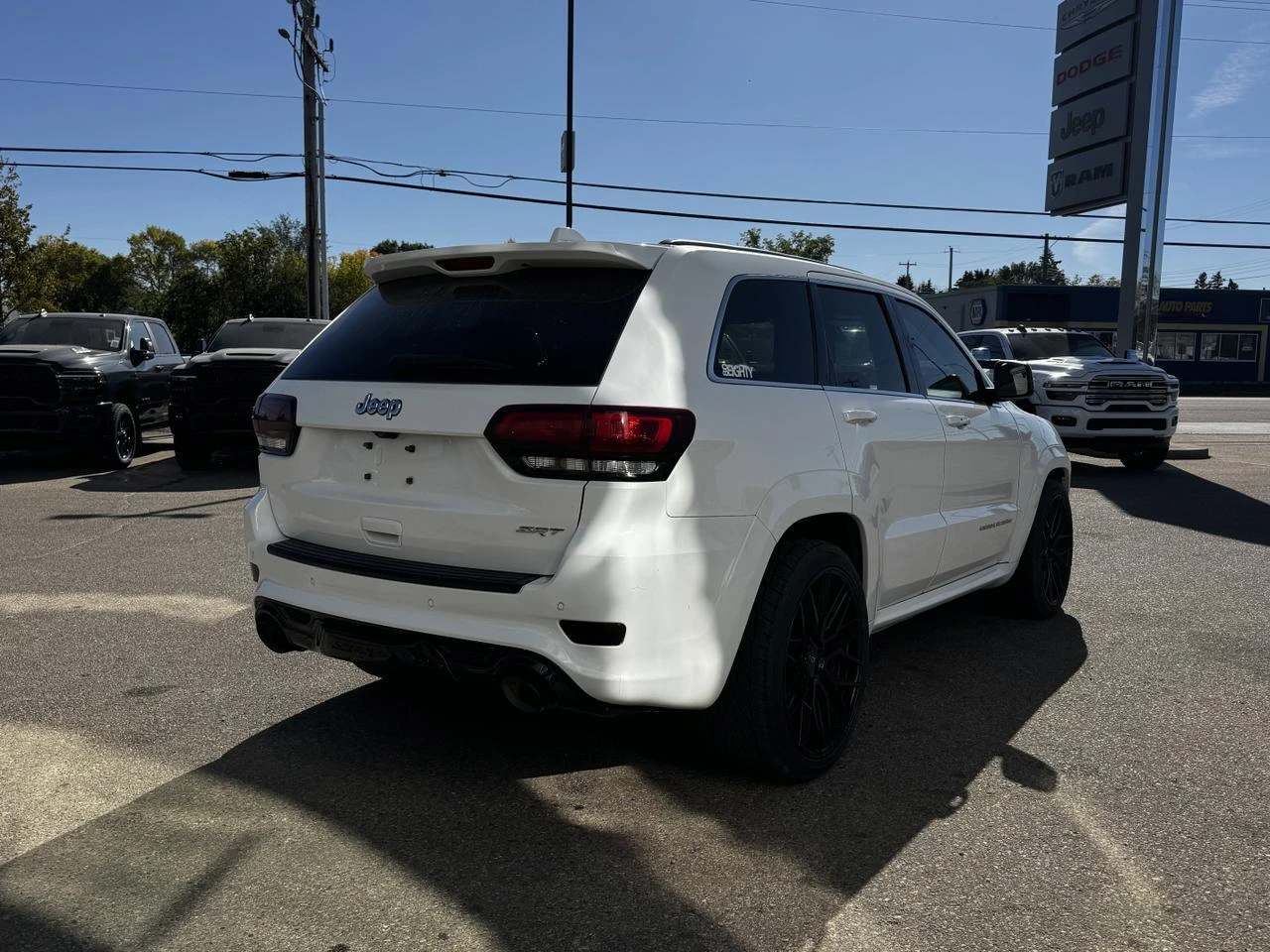 Jeep Grand cherokee SRT8* BREMBO* ПОДГРЕВ* KEYLESS* КАМЕРА - изображение 6