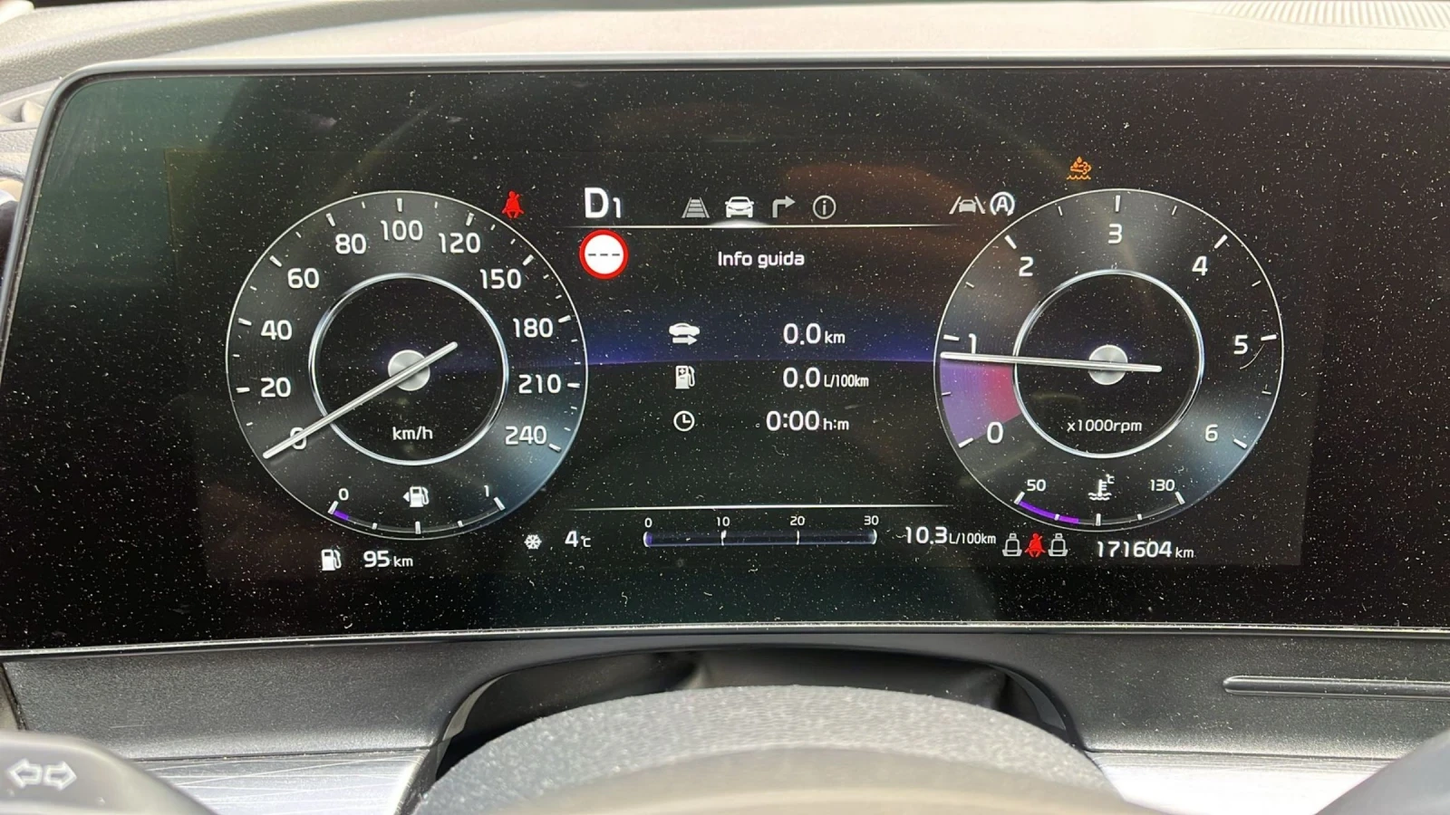 Kia Sportage, снимка 9 - Автомобили и джипове - 53715514