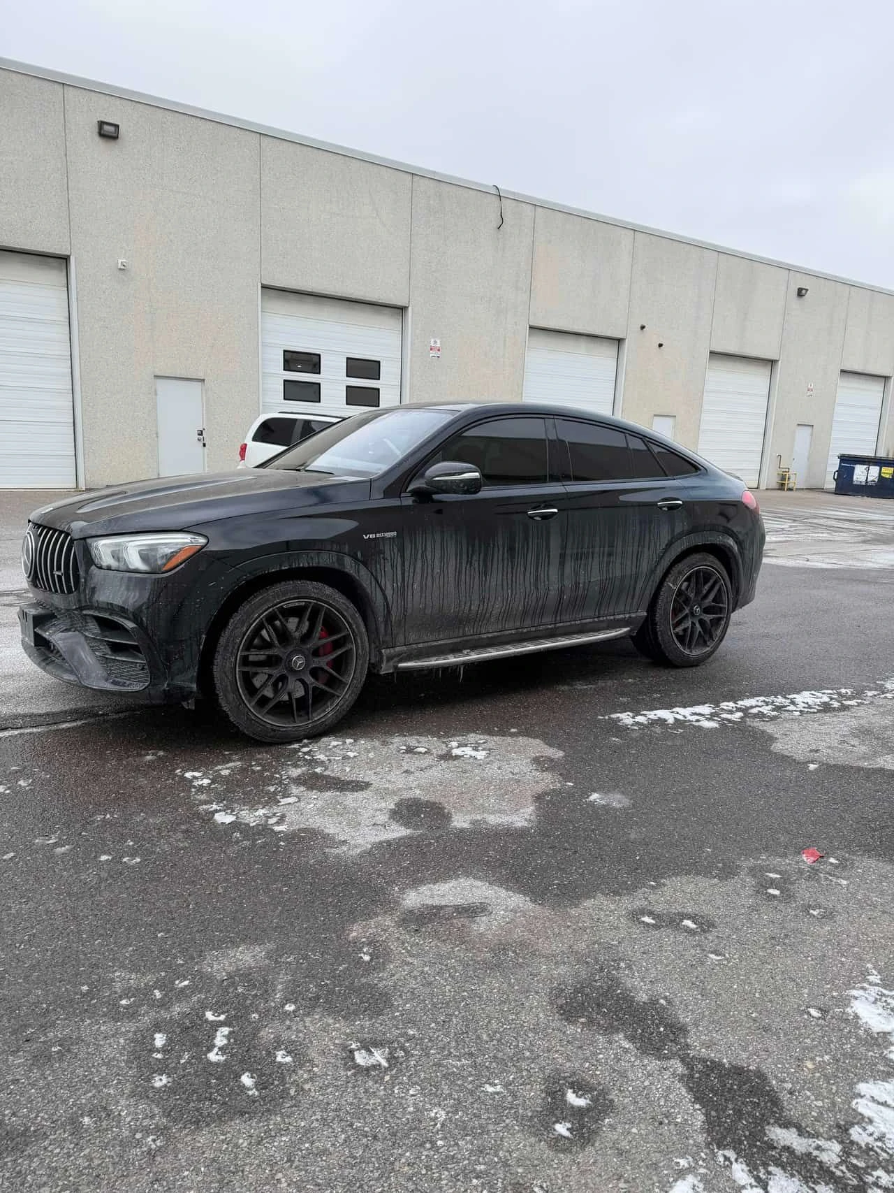 Mercedes-Benz GLE 63 S AMG * ДИСТРОНИК * 360 * ОБДУХВАНЕ * BURMESTER, снимка 2 - Автомобили и джипове - 53880152