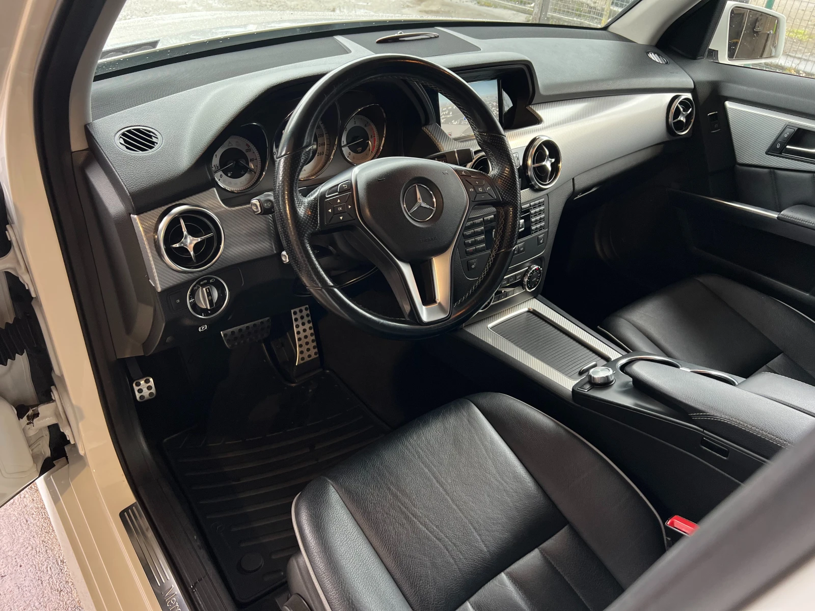 Mercedes-Benz GLK 2.2CDI 4MATIC AMG ПАНОРАМА Harman/kardon SPORT, снимка 8 - Автомобили и джипове - 53926483