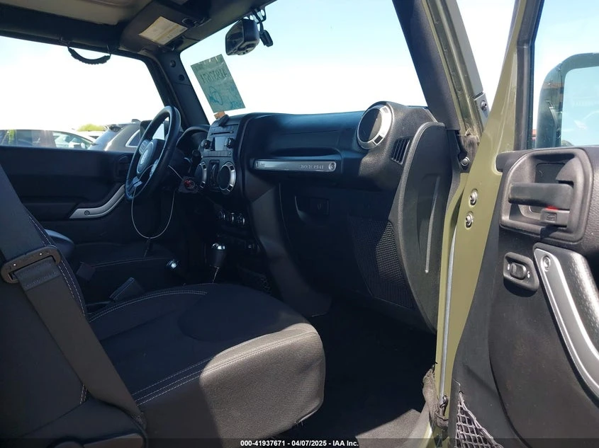 Jeep Wrangler 3.6l Unlimited Sahara, снимка 5 - Автомобили и джипове - 54369943
