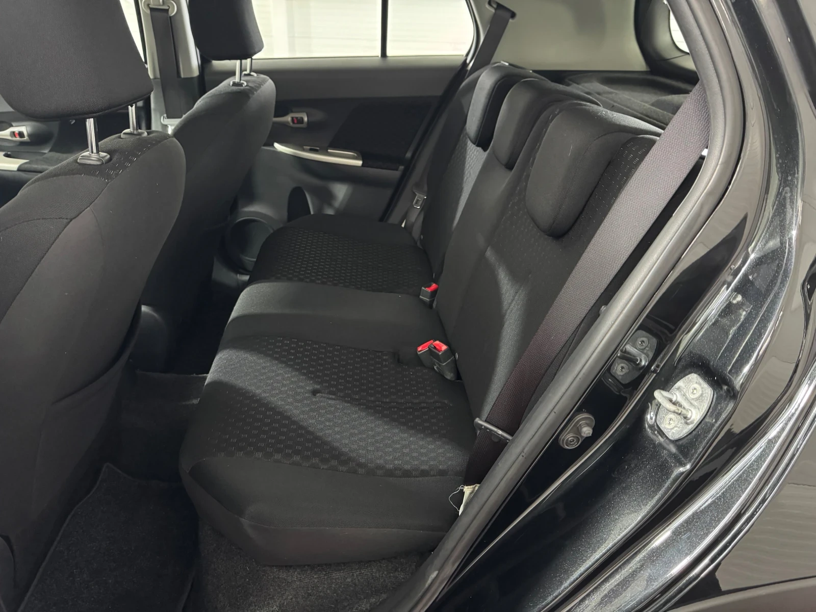 Toyota Urban Cruiser 1.4 D4D - AWD - LUXURY - 103.000 km!, снимка 15 - Автомобили и джипове - 54681876