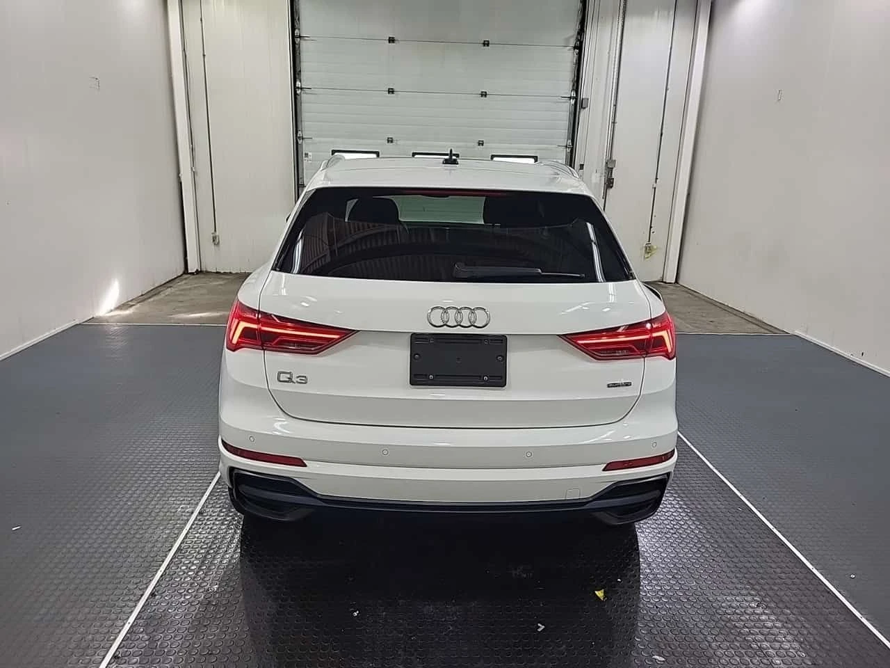 Audi Q3 * CARFAX* ПАНОРАМА* АВТОКРЕДИТ* , снимка 6 - Автомобили и джипове - 54845642
