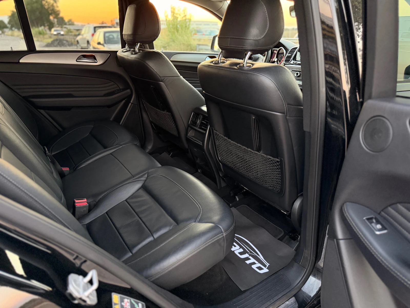 Mercedes-Benz GLE Coupe 350d= 4Matic= 63 AMG= Distronic= Камера= Обдухване, снимка 13 - Автомобили и джипове - 55734948