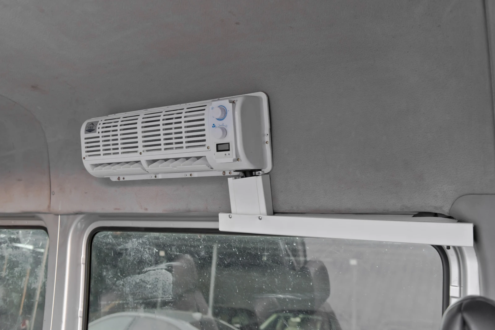 Mercedes-Benz Sprinter 318 D 3.0 V6 Xenon, снимка 16 - Бусове и автобуси - 53781789