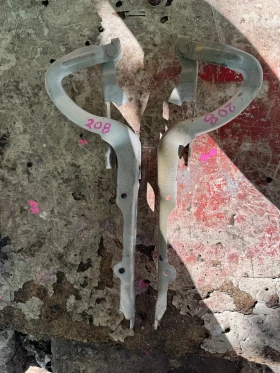 Peogeot 208 2012-2016г панти за преден капак, снимка 1