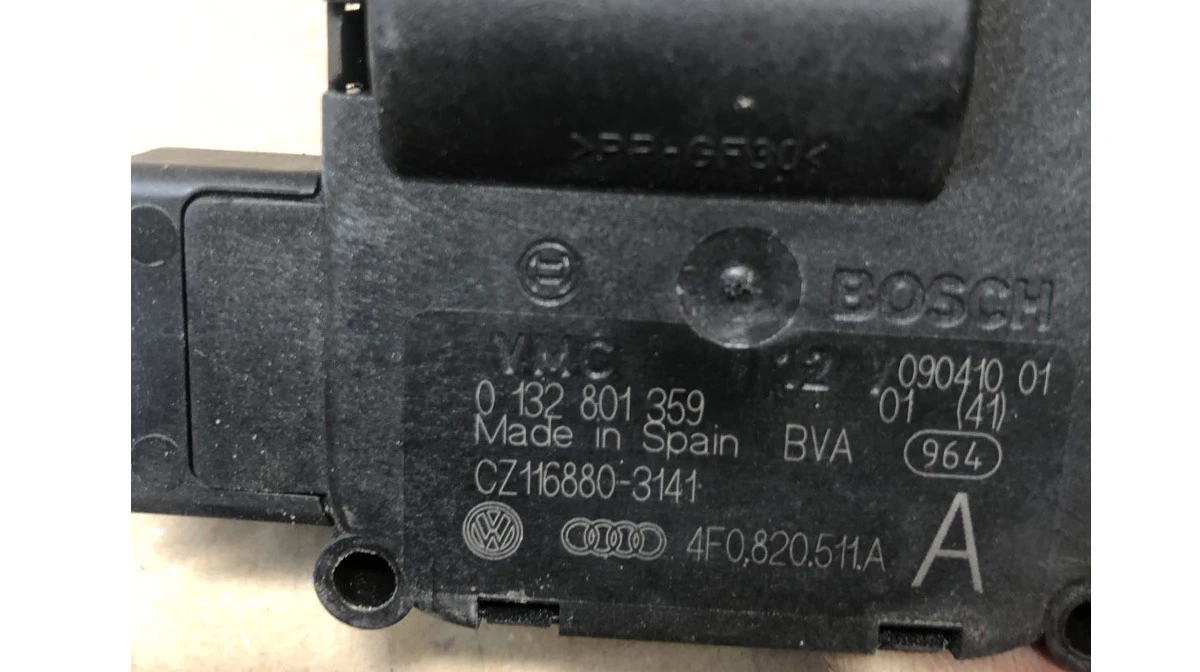 Контролер на клапа за въздух Audi A6 4F C6 Facelift 0132801359