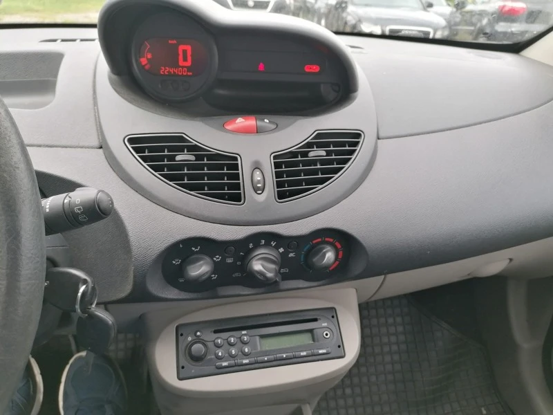 Renault Twingo, снимка 10 - Автомобили и джипове - 46487024