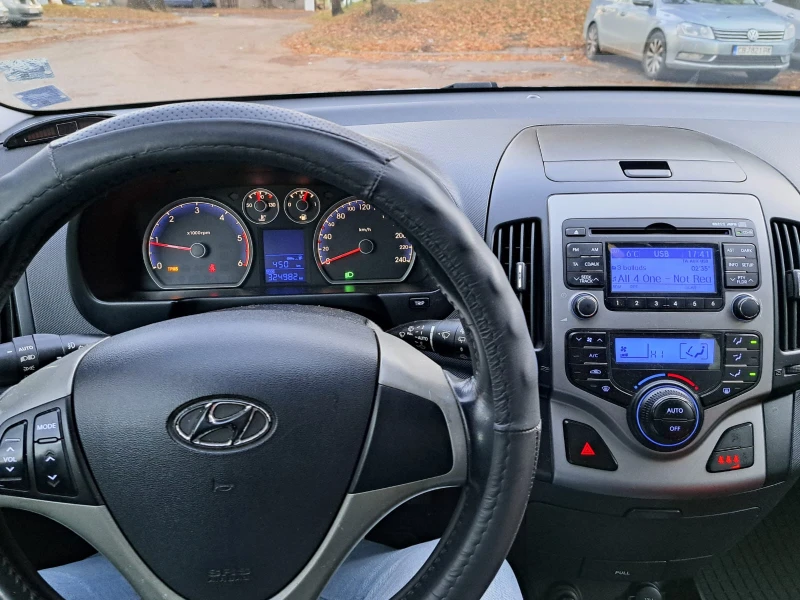 Hyundai I30, снимка 15 - Автомобили и джипове - 48348064