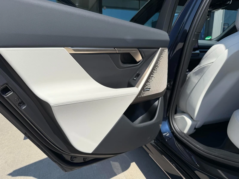 BMW 520 M-Pack PRO/ ГАРАНЦИЯ до 09.2027 г., снимка 14 - Автомобили и джипове - 51420190