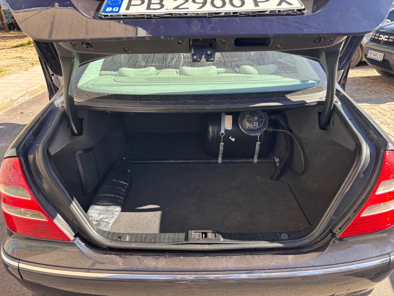 Mercedes-Benz E 240, снимка 5 - Автомобили и джипове - 52264960