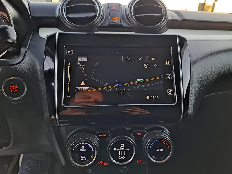 Suzuki Swift HIBRID 4x4 ALLGRIP - FUL EKSTRI, снимка 13 - Автомобили и джипове - 52265829