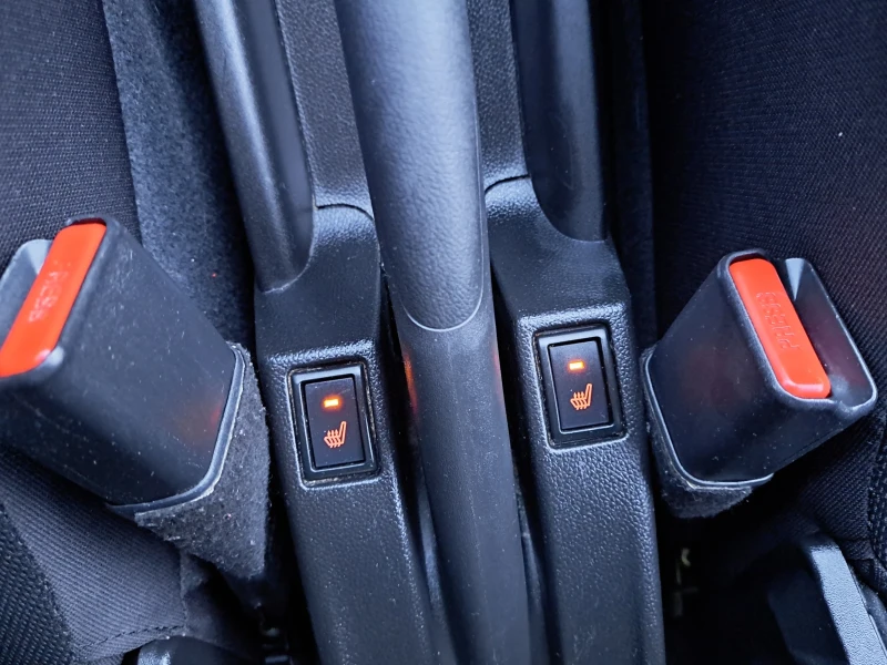 Suzuki Swift HIBRID 4x4 ALLGRIP - FUL EKSTRI, снимка 16 - Автомобили и джипове - 52265829