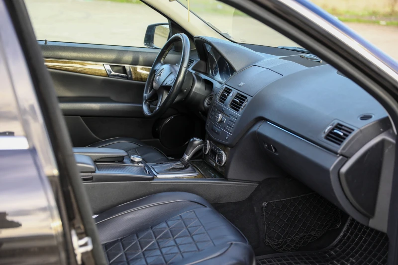 Mercedes-Benz C 250 Mercedes C250, снимка 12 - Автомобили и джипове - 52355331