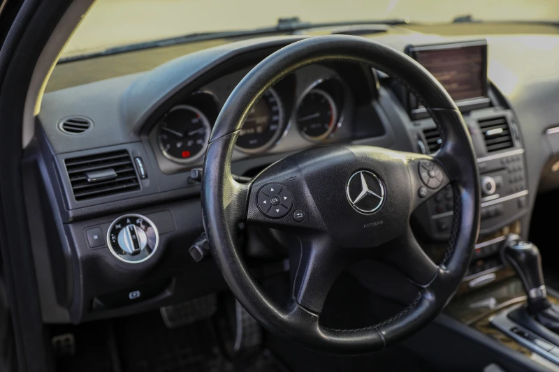 Mercedes-Benz C 250 Mercedes C250, снимка 10 - Автомобили и джипове - 52355331