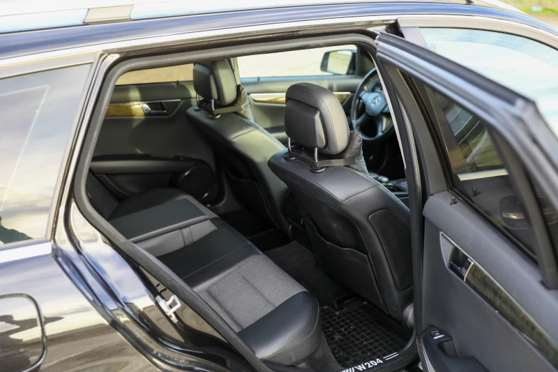 Mercedes-Benz C 250 Mercedes C250, снимка 14 - Автомобили и джипове - 52355331