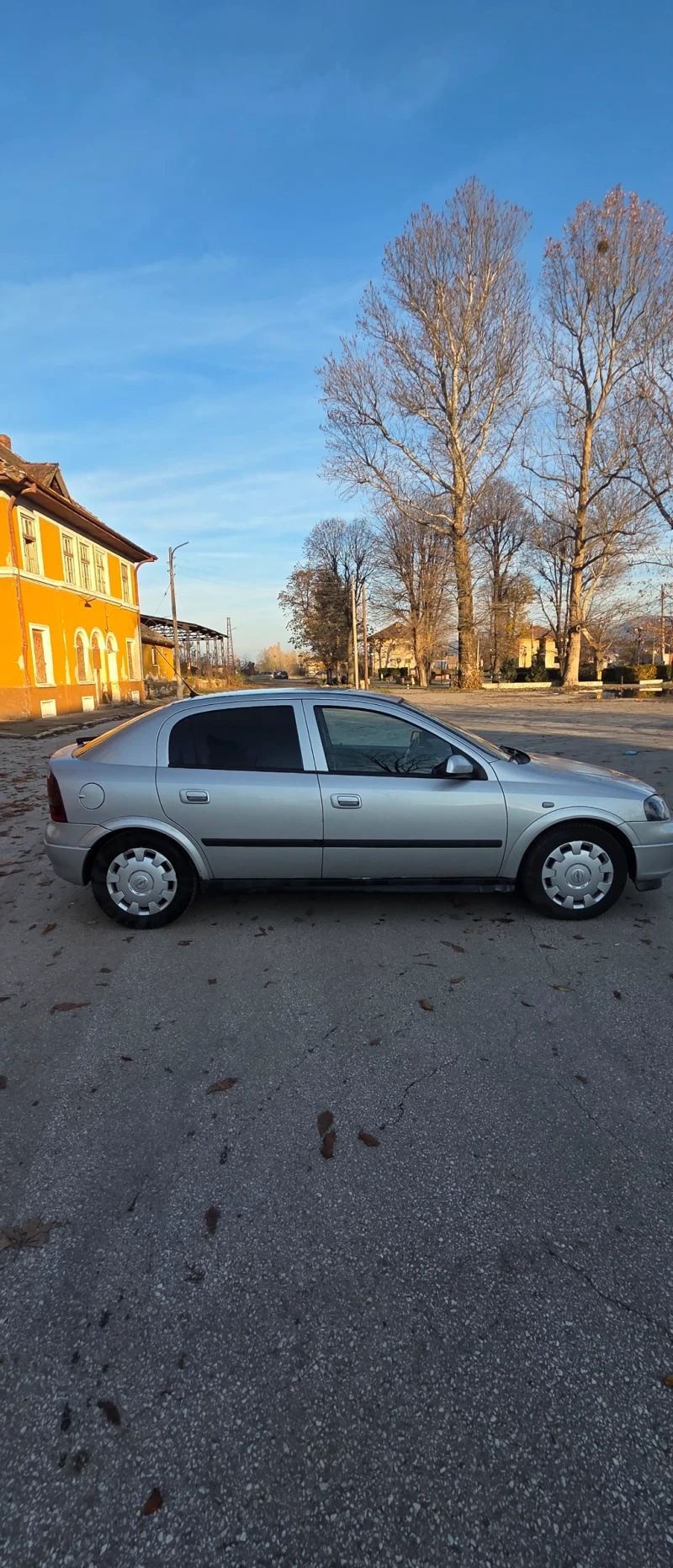 Opel Astra 1.6i, снимка 4 - Автомобили и джипове - 52923618