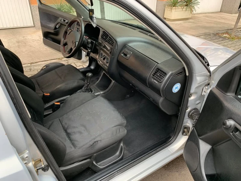 VW Golf, снимка 6 - Автомобили и джипове - 53243758