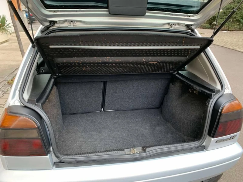 VW Golf, снимка 8 - Автомобили и джипове - 53243758